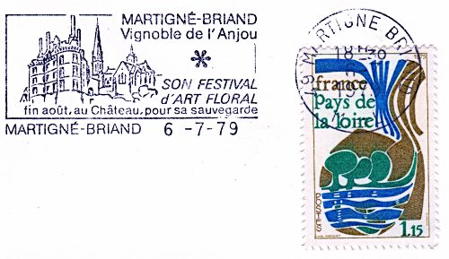 Flamme d´oblitération de Martigné-Briand
«MARTIGNE-BRIAND
Vignoble de l´Anjou
Son Festival d´art floral
 fin août au château, pour sa sauvegarde»