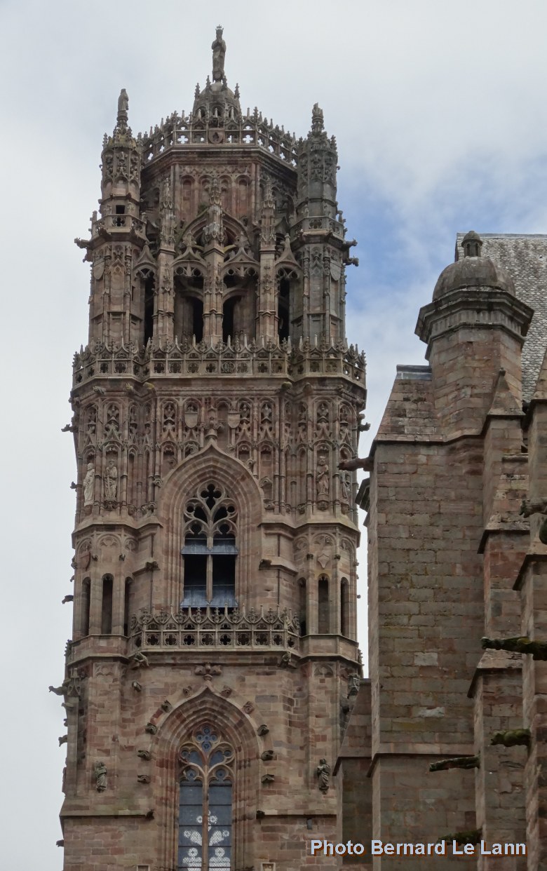 Le clocher de la cathédrale de Rodez