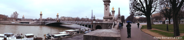 Vue panoramique vers le pont Alexandre III