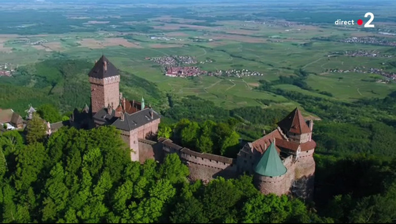 Vue aérienne du château de Haut-Kœnigsbourg