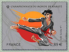 Image du timbre Combattant réalisant un Yoko Tobi Geri.